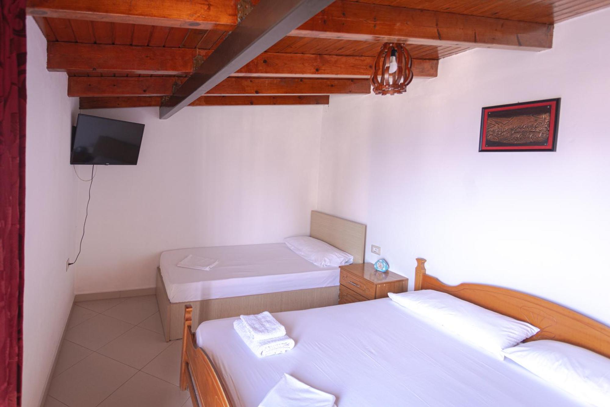 Villa Mucho Sarandë Exterior foto