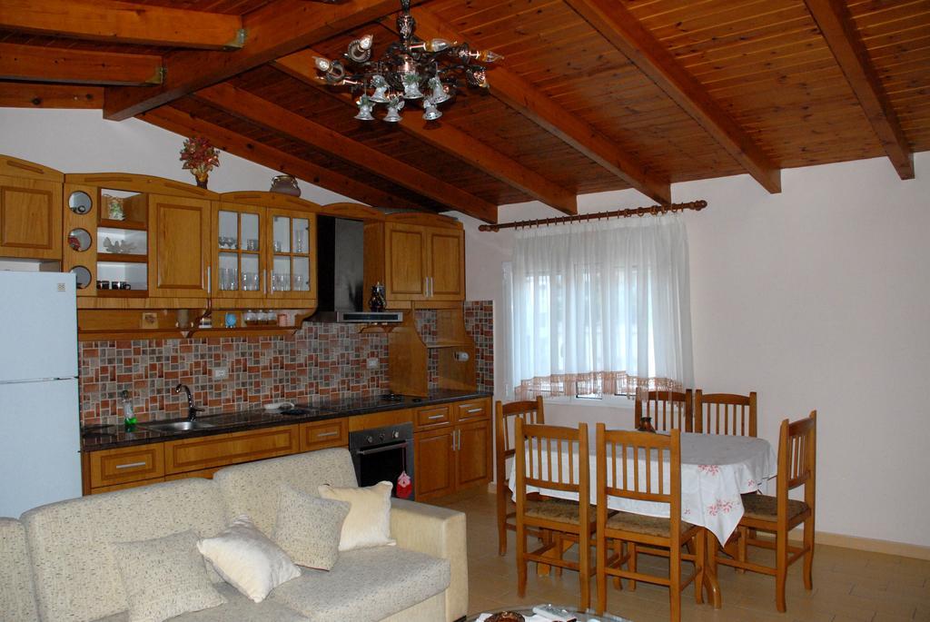 Villa Mucho Sarandë Exterior foto